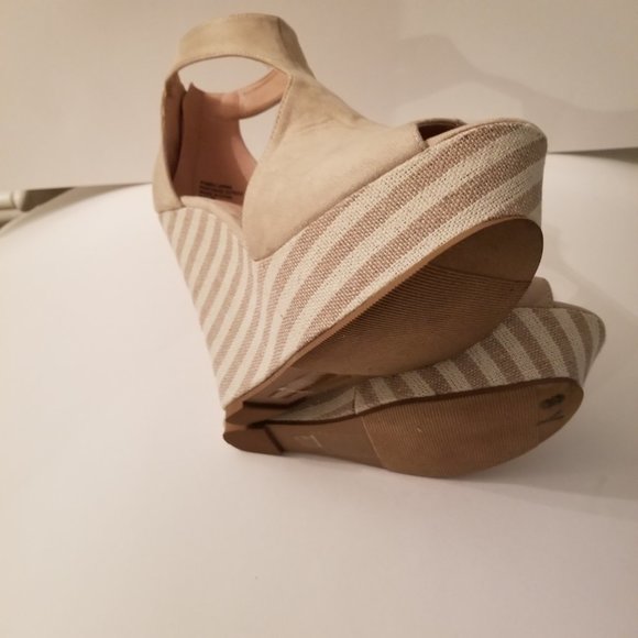 Red Cherry Beige and White Suede Espadrille Wedge Platform Sandals  (size 8.5) - Picture 8 of 8